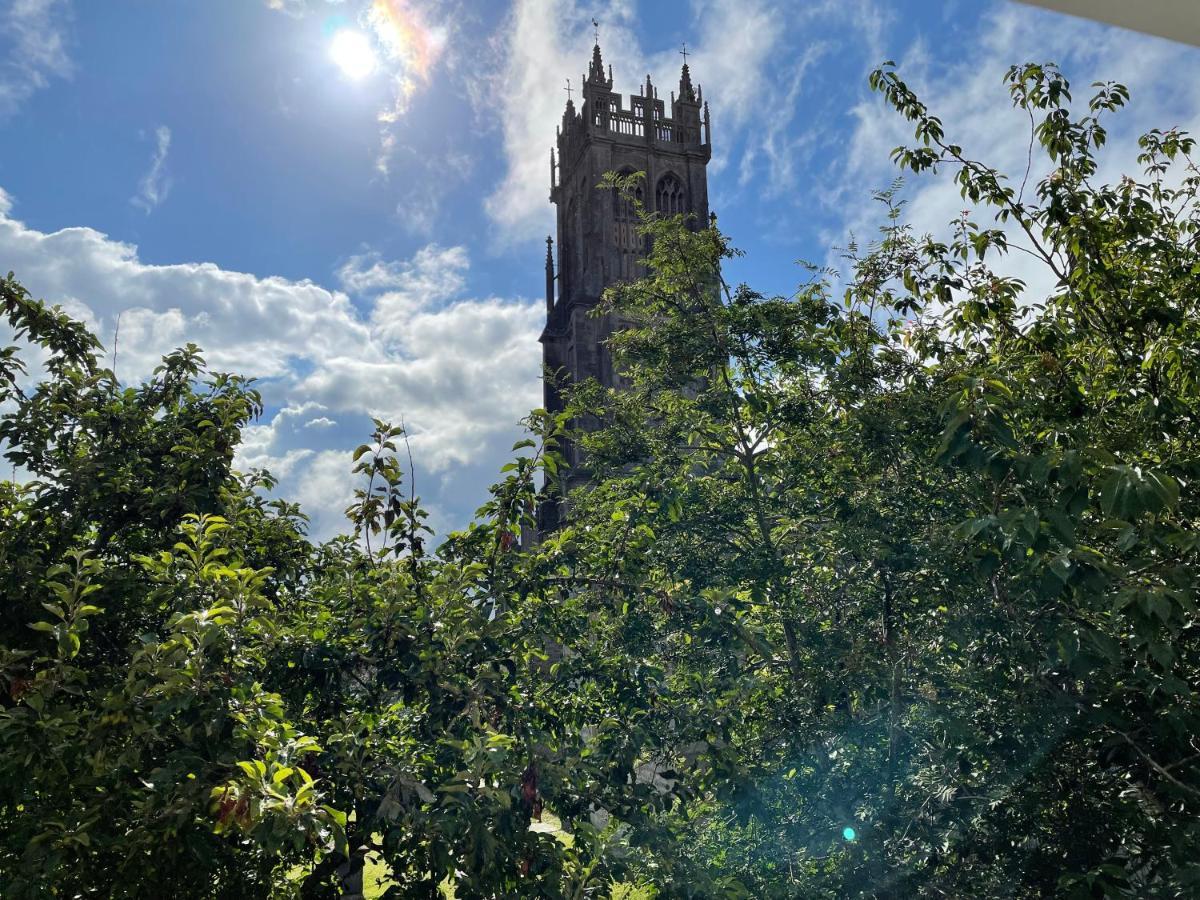In The Heart Of Glastonbury Buitenkant foto