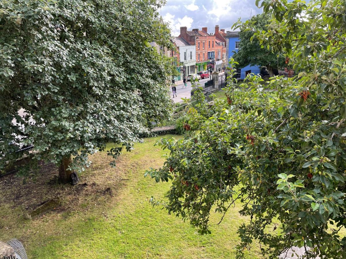 In The Heart Of Glastonbury Buitenkant foto